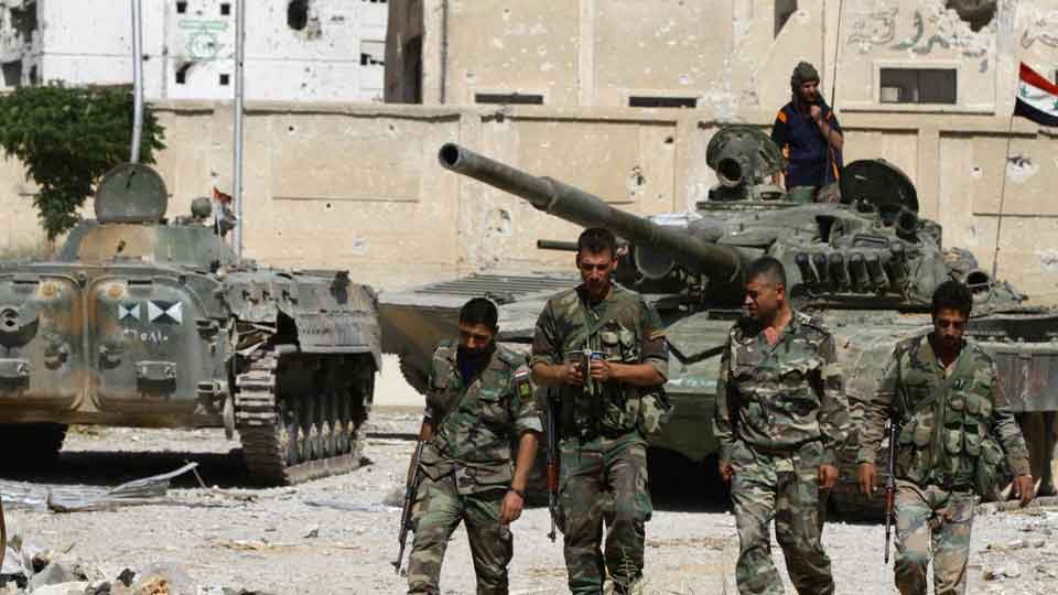 الجيش السوري يقصف مواقع المعارضة بالغوطة الشرقية
