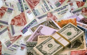 الدولار يتراجع أمام الجنيه بالبنوك خلال التعاملات الصباحية