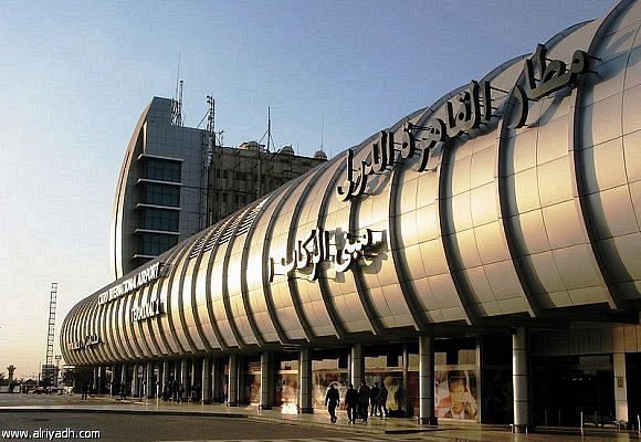 توافد المشاركين بمؤتمر ومعرض صيانة وعمرة الطائرات بإفريقيا