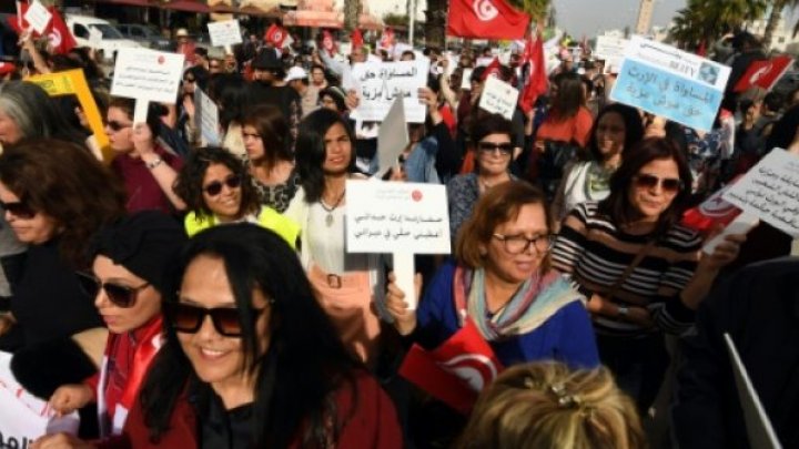 مسيرة نسائية حاشدة في تونس للمطالبة بالمساواة في الميراث