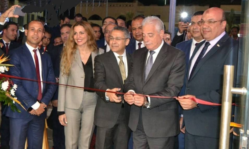 وزير الإعلام اليمني يطالب لبنان بإيقاف وفد حوثي سيشارك في جنازة ” نصر الله”