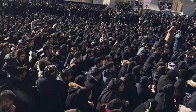 عاجل.. مظاهرات واسعة لطلاب جامعة العلوم والبحوث في طهران