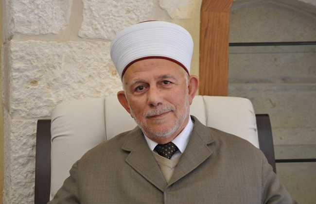 إسرائيل تعتقل رئيس مجلس الأوقاف الأعلى في القدس