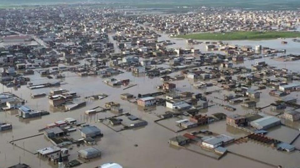 ارتفاع عدد ضحايا سيول وفيضانات إيران إلى 44 قتيلا