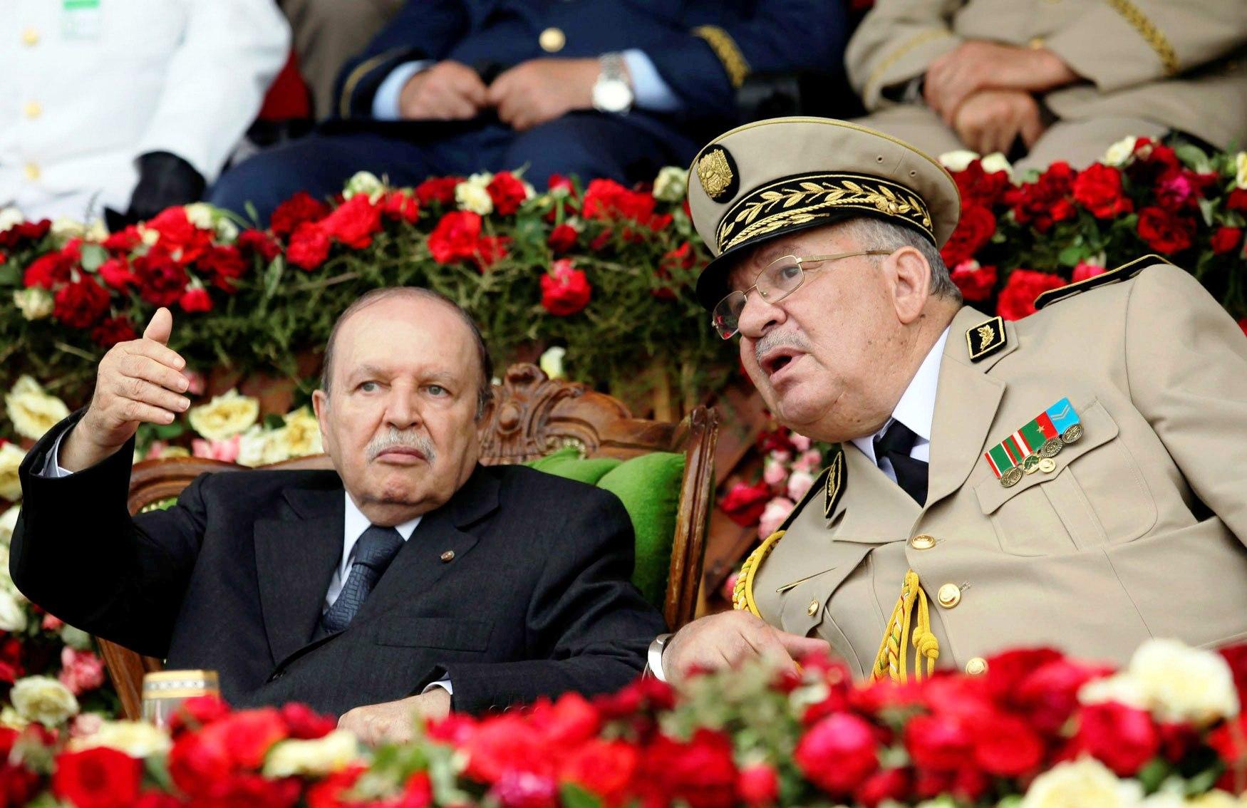 قائد الجيش يدعو صراحة لعزل بوتفليقة دستوريا
