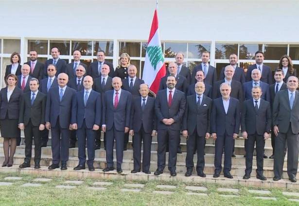 بالأرقام: رواتب خيالية للطبقة الحاكمة في لبنان