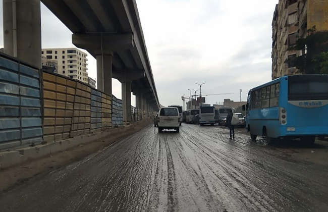 رغم الاستعداد والتنسيق بين مختلف الجهات.. القاهرة تغرق في مياه السيول والمرور يختنق