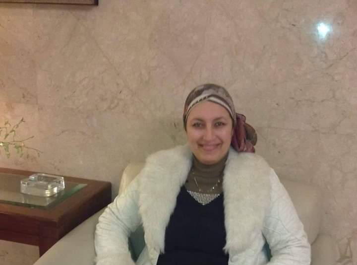 عيناكِ حكايا وهمية