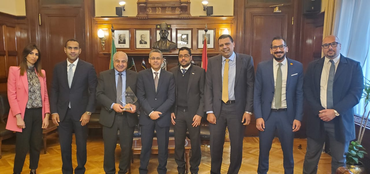 بنك مصر يحصد جائزة البنك الأسرع نمواً في عمليات التسوق عبر شبكة الإنترنت لعام ٢٠١٩