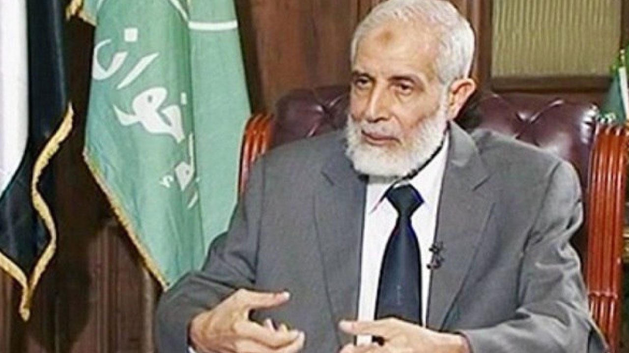 وقوع القيادي الإخواني الهارب محمود عزت في قبضة الأمن