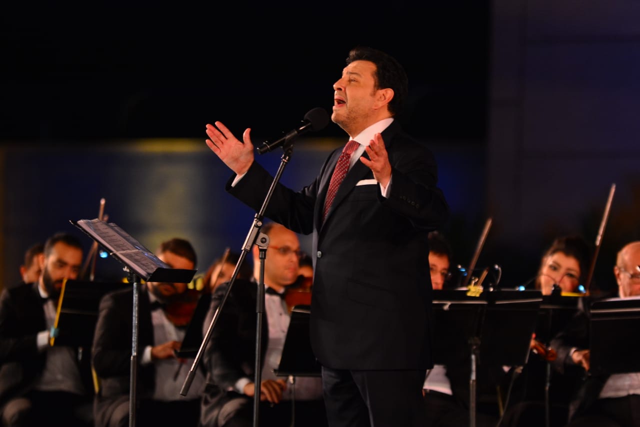 هاني شاكر يتألق في مهرجان الموسيقى العربية ال29 على مسرح النافورة بالأوبرا