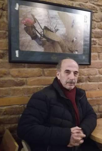ممزق بين بين