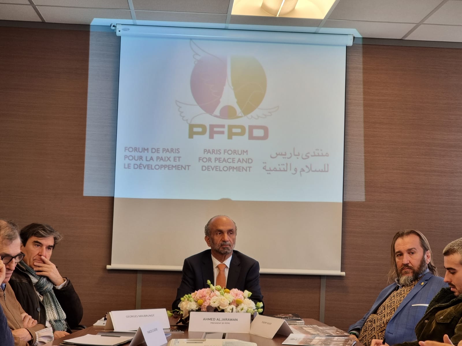 انتخاب “الجروان” رئيسا لمنتدى باريس للسلام والتنمية