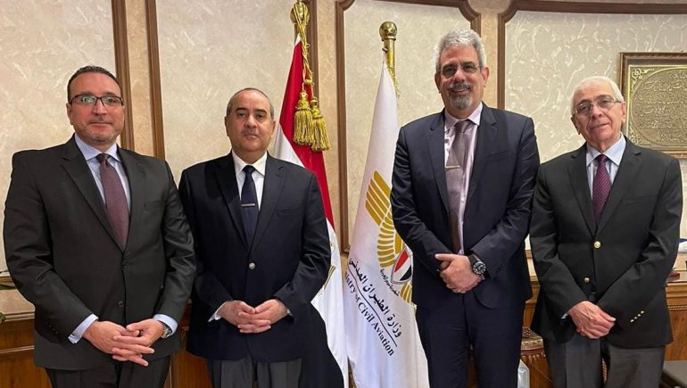 تعزيز التعاون بين مصر و منظمة الأياتا في مختلف مجالات النقل الجوي
