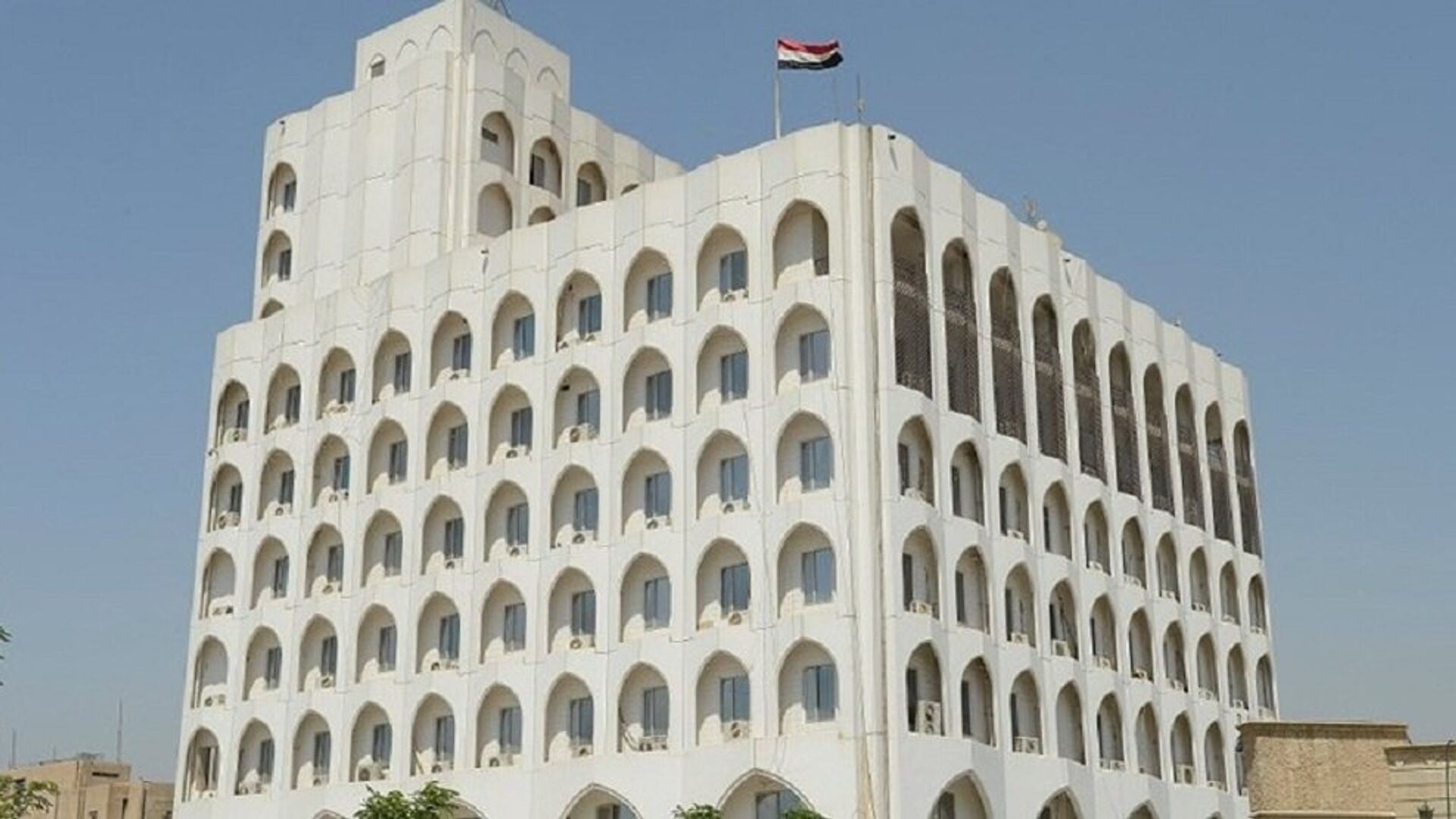 العراق يطالب تركيا بإخراج قواتها من أراضيه ويسلم سفيرها مذكرة احتجاج “شديدة اللهجة”
