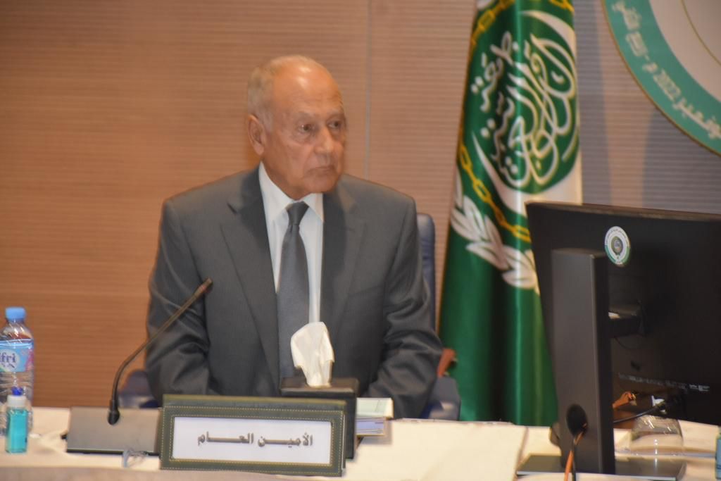 أبو الغيط يدين الهجوم الإرهابي الغادر الذي استهدف وزارة التعليم في مقديشيو