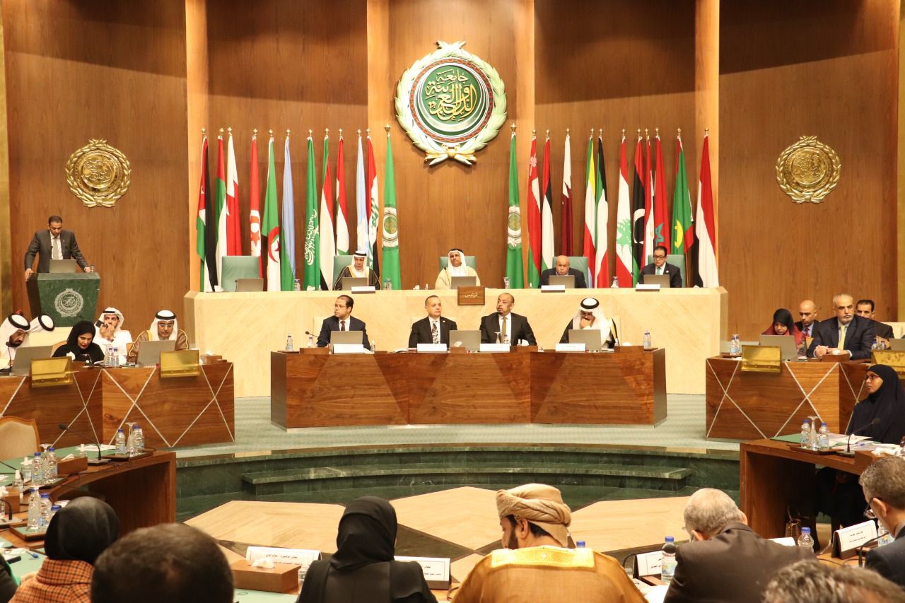 البرلمان العربي يناقش عددا من القضايا العربية وإصدار قانون استرشادي بلمكافحة الجرائم والابتزاز الإلكتروني
