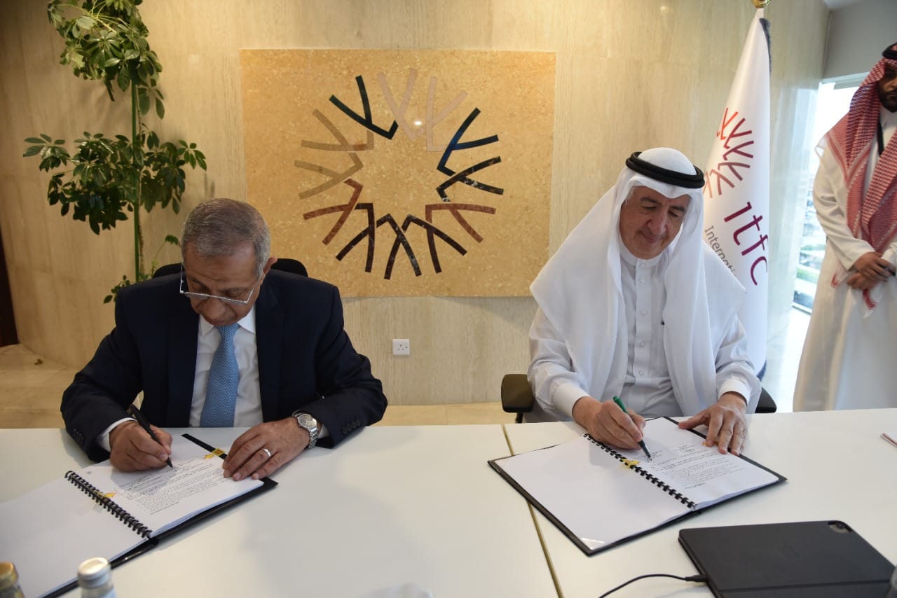 اتفاقية بين “الأكاديمية البحرية” و”الدولية الإسلامية لتمويل التجارة” لدعم صناعة السفن في الدول العربية