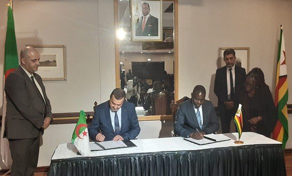 الجزائر وزيمبابوي توقعان على مذكرة تفاهم في مجالات النفط والغاز والكهرباء