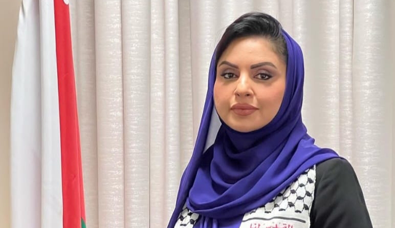الإعلامية العمانية جيهان اللمكية تفوز بجائزة شيرين أبو عاقلة من منظمة المرأة العربية