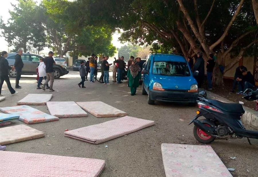 طرد نازحون لبنانيون إلى الشارع… أين نواب صور؟