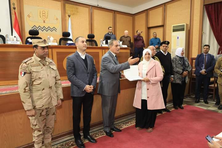 محافظ كفرالشيخ يكرم 56 متميزًا من أبناء المحافظة في مختلف المجالات