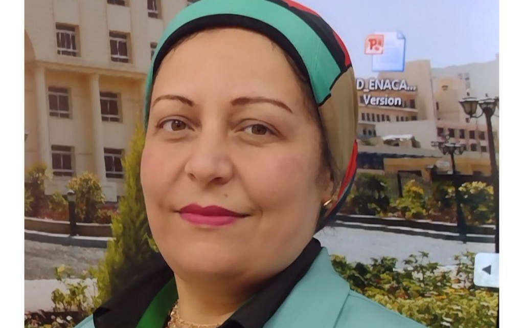 محافظ كفر الشيخ يكرم د. عفاف عاشور مدير إدارة مشروعك لتميزها في خدمة المجتمع