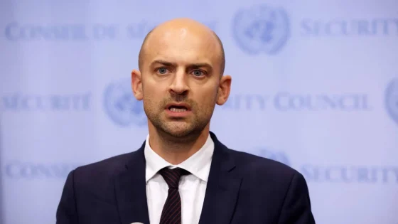 فرنسا تتوعد برد فوري وحازم على طرد الجزائر لعدد من دبلوماسييها