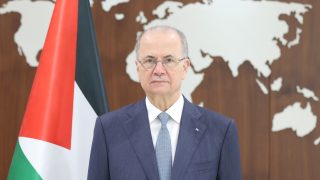 رئيس الوزراء الفلسطيني: أهمية التوصل إلى اتفاق لتنفيذ مبادرات القمة التنموية في بغداد