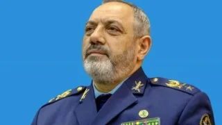 وزير الدفاع الإيراني يجري مكالمة هاتفية مع نظيره الروسي