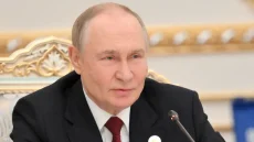 روسيا تتحدى أمريكا وتعلن تعاونها مع إيران في الملف النووي