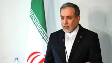 كاتم أسرار إيران.. عباس عراقجي من جبهة القتال إلى منصة الدبلوماسية