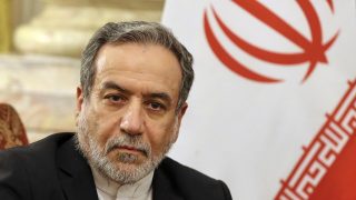 عراقجي يحذر من انخراط أمريكا في الحرب مباشرة.. وإسرائيل تستهدف مقرات القوى البحرية الإيرانية لأول مرة