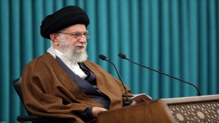 لماذا لم تغتال إسرائيل «مرشد إيران»؟