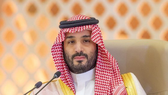 ولي العهد السعودي: المملكة تضع كافة إمكاناتها لمساندة قطر في كل ما تتخذه من إجراءات لحماية أمنها