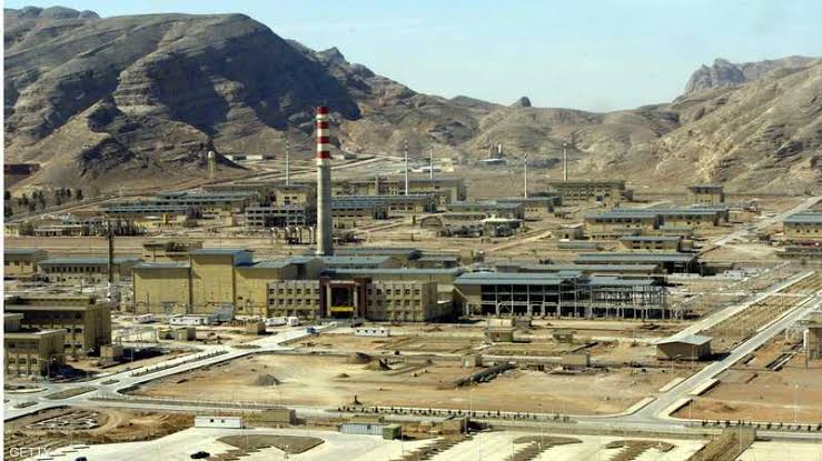 إيران تعلق “رسميا” رقابة وكالة الطاقة الذرية على منشآتها النووية.. الأسباب والتداعيات