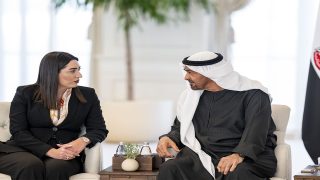 رئيس الإمارات يبحث مع وزيرة الداخلية الأرمينية تعزيز التعاون الثنائي