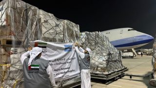 الإمارات تقدم مساعدات طبية عاجلة إلى بوتسوانا لدعم حالة الطوارئ الصحية