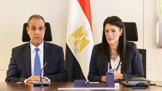 وزاراتا “التخطيط” و”الهجرة” تناقشان دعم التنمية الاقتصادية