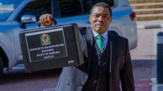 رئيسة تنزانيا تعيّن مويغولو نجمبا رئيسًا للوزراء