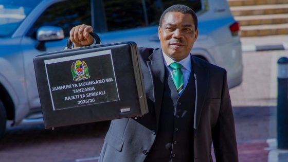 رئيسة تنزانيا تعيّن مويغولو نجمبا رئيسًا للوزراء