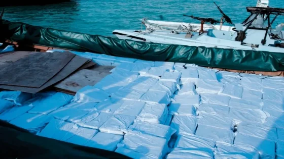 التحالف يعلن استهداف شحنات أسلحة غير مرخصة في ميناء المكلا اليمني ضمن عملية جوية محدودة