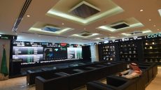 المؤشر الرئيس للبورصة السعودية يغلق مرتفعًا وسط تداولات بـ2.3 مليار ريال