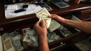 سوريا تطلق العملة الجديدة مطلع يناير ضمن خطة لإصلاح النقد