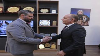 مندوب الأردن لدى “الجامعة العربية” يقدّم التعازي في وفاة رئيس أركان الجيش الليبي ورفاقه