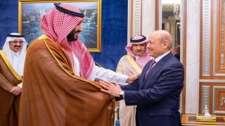 المجلس الجنوبي: العليمي يتحمل مسؤولية هجوم ميناء المكلا وقراراته مرفوضة