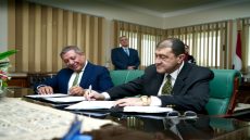 قناة السويس توقع بروتوكول تعاون مع بنك التنمية الصناعية لإصدار بطاقات دفع إلكترونية