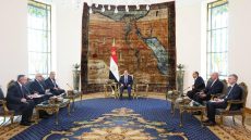 “السيسي” يستقبل “لافروف” ويؤكدان ضرورة إنهاء الحرب في غزة