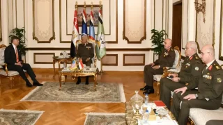 وزير الدفاع المصري يلتقي نائب وزير الخارجية الأمريكي بالقاهرة