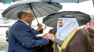 رئيس مجلس السيادة السوداني يصل الدوحة في زيارة عمل